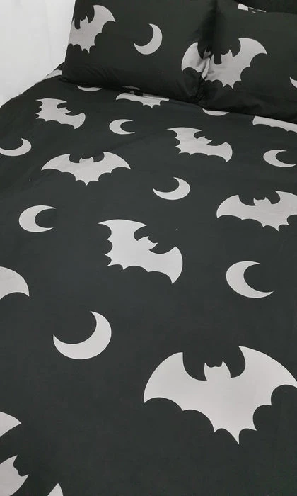 Brand new 😀 HELLS BLANKETS Bats Creature Of The Night | KING QUILT SET* ❤️ 5 Brand new 😀 HELLS BLANKETS Bats Creature Of The Night | KING QUILT SET* ❤️ - Image 5