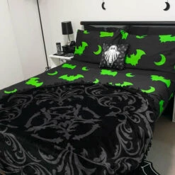 Budget 🔥 HELLS BLANKETS Bats Creature Of The Night [Toxic] | SUPER KING QUILT SET** ⌛ -Spooky Stuff Store Hells Blankets Creatureofthenight 06 ebb03621 090f 4d51 b9e0 2f00a64305b5 700x700