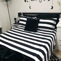 Flash Sale ⭐ HELLS BLANKETS Beetlejuice Showtime Creeps | KING QUILT SET 🥰 -Spooky Stuff Store Hells Blankets Showtime Creeps Quilt Set 06 ad0b953c 5fb5 4767 a66a 46e574c4b8c4 700x700