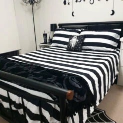 Flash Sale ⭐ HELLS BLANKETS Beetlejuice Showtime Creeps | KING QUILT SET 🥰 -Spooky Stuff Store Hells Blankets Showtime Creeps Quilt Set 07 a3035a23 79a5 4d73 9e47 68b9abf80152 700x700
