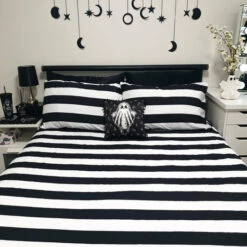 Flash Sale ⭐ HELLS BLANKETS Beetlejuice Showtime Creeps | KING QUILT SET 🥰 -Spooky Stuff Store Hells Blankets Showtime Creeps Quilt Set 08 f66dd397 594e 409a 9774 175d69c82c72 700x700