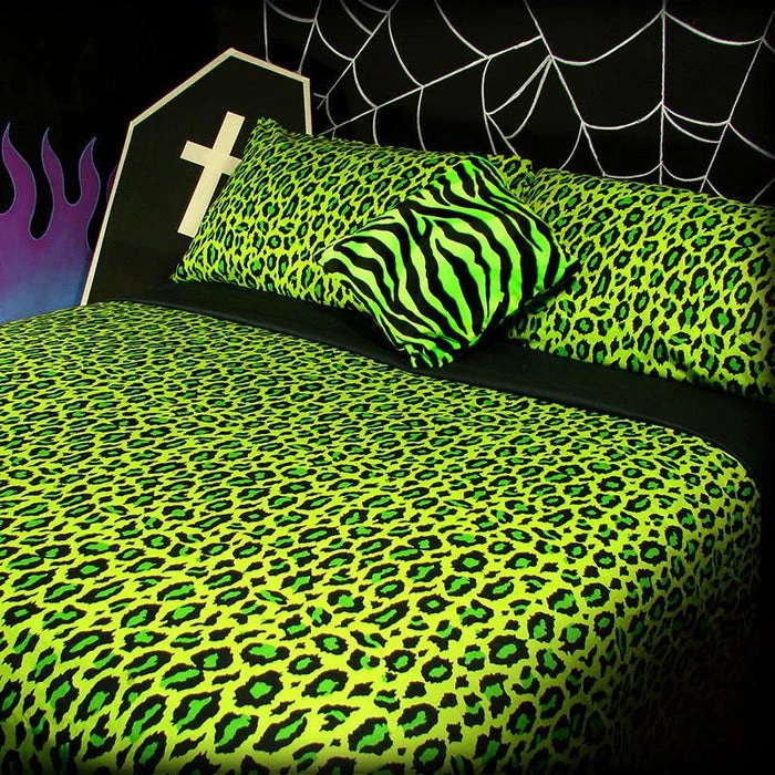 Flash Sale π€© HELLS BLANKETS Gothic Homewares Acid Leopard | QUEEN QUILT SET π 4 Flash Sale π€© HELLS BLANKETS Gothic Homewares Acid Leopard | QUEEN QUILT SET π - Image 4