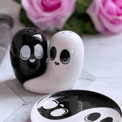 Best Pirce โ๏ธ KILLSTAR Ghosts Spooky | SALT & PEPPER SHAKERS โจ